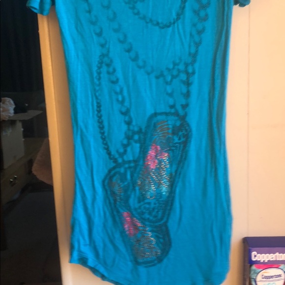 Apple bottom blue cutout shoulder scoop shirt - Picture 2 of 4